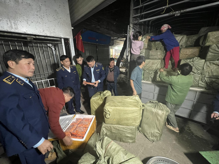 7 tấn tràng trứng gà non bị cơ quan chức năng phát hiện và tạm giữ. Ảnh: Cục QLTT