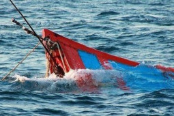 Tin tức trong ngày - Xác minh làm rõ một tàu của ngư dân bị hai tàu khác đâm chìm ngoài biển