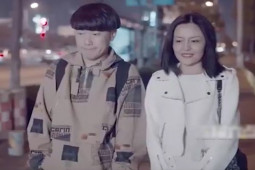 Clip hài hước - Hẹn hò về muộn bạn gái không vào được ký túc, chàng trai có hành động khó tin