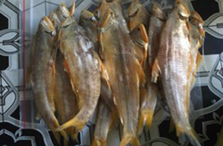 Trên thị trường, khô cá lẹp có giá 140.000 đồng/kg
