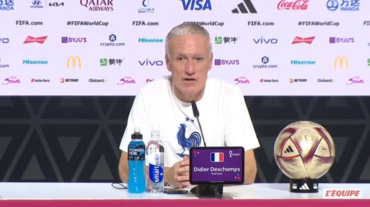 HLV&nbsp;Deschamps phát biểu trong cuộc họp báo trước trận chung kết World Cup 2022