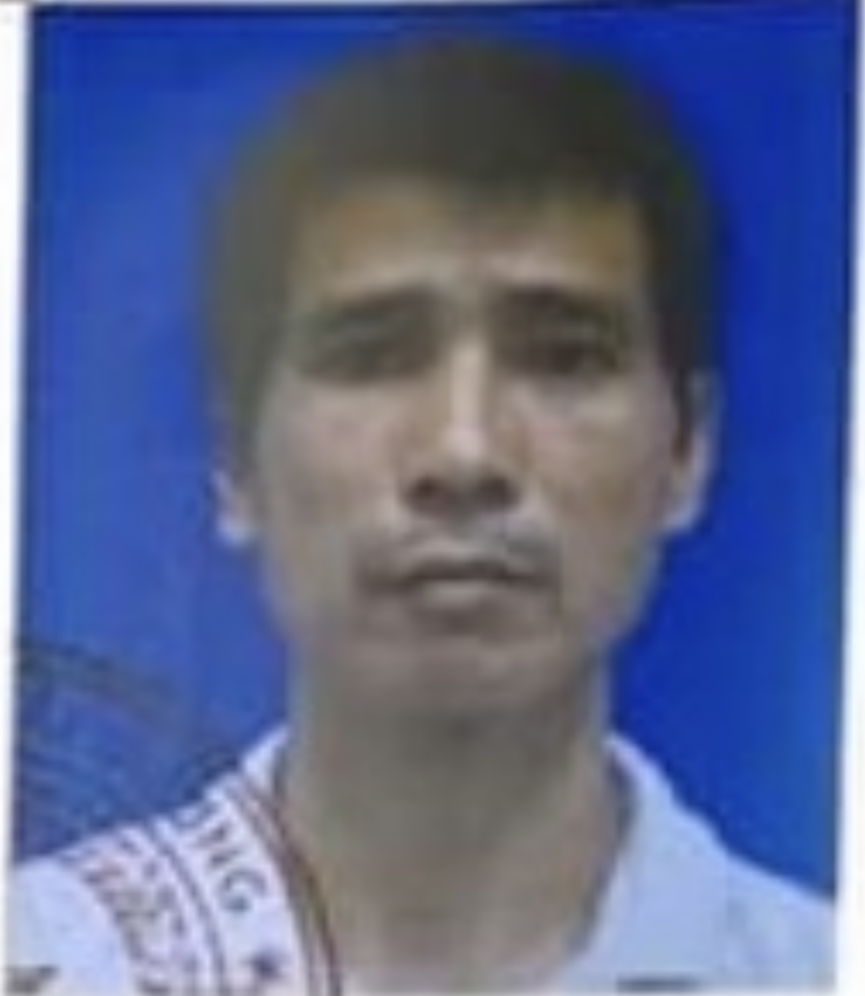 Chân dung nghi phạm Trịnh Xuân Thành được đính kèm thông báo truy tìm.