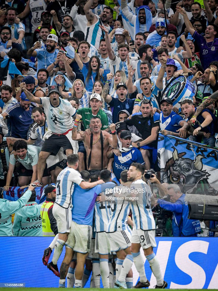 Các CĐV Argentina tỏ ra vô cùng cuồng nhiệt ở World Cup 2022