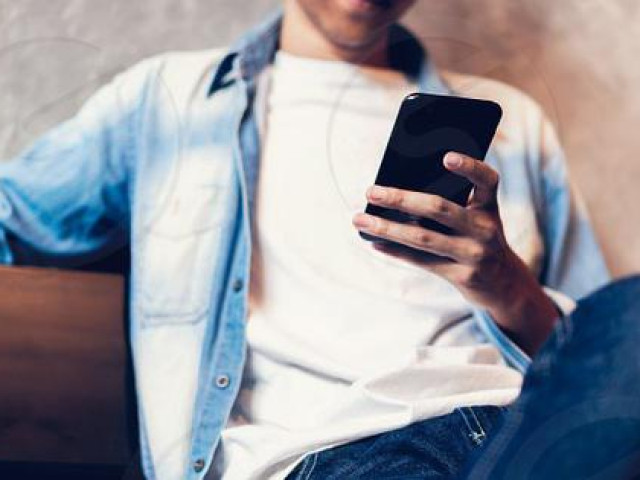 Bạn trẻ - Cuộc sống - Chồng để ảnh chụp thân mật với nhân tình làm hình nền điện thoại