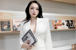 Thời trang - Bà xã Khắc Việt mặc "áo của chồng" theo cách đặc biệt vô cùng gợi cảm