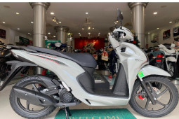 Thế giới xe - Một năm đầy "bất thường" của giá Honda Vision