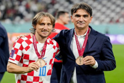 Bóng đá - HLV Croatia ví hạng 3 World Cup như vô địch, Modric muốn "cày" tới EURO 2024