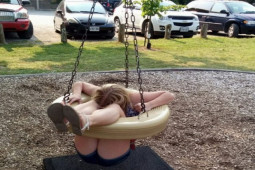 Tranh vui - Những khoảnh khắc khó tin của chị em khiến anh em xem xong "thót tim"