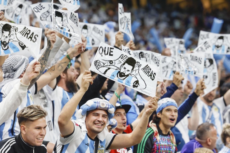 Niềm vui của các CĐV
nhân đôi khi Di Maria nâng tỷ số lên 2-0