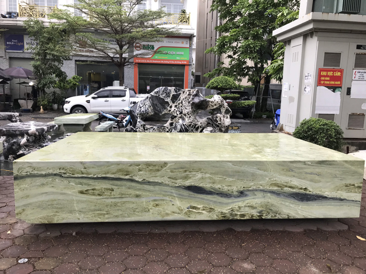 Sập đá được nhiều người ưa chuộng vì ngoài mục đích trang trí, còn mang ý nghĩa phong thuỷ.