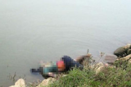 Pháp luật - Phát hiện người phụ nữ chết trong tư thế ngồi bên bờ sông