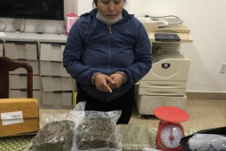 Pháp luật - Bắt nhiều đối tượng liều lĩnh vận chuyển cần sa, ma túy giữa ban ngày