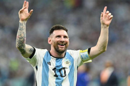 Vì sao Lionel Messi luôn bật ti vi trong khi ngủ và loạt bí mật gây choáng