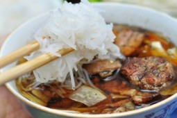 Ẩm thực - Top những quán bún chả truyền thống lâu đời nhất Hà Nội đông nghịt khách