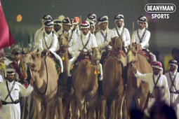 Thế giới - Video: Đoàn lạc đà hộ tống Messi và đồng đội ăn mừng vô địch World Cup 2022