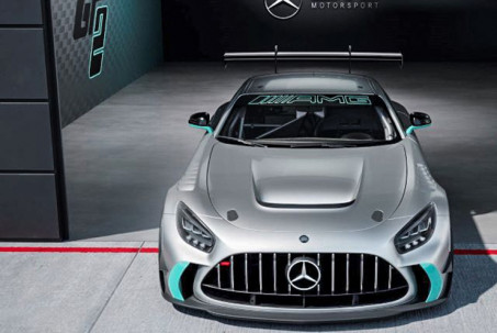 Mercedes-AMG GT2 ra mắt toàn cầu, mẫu xe đúng nghĩa dành cho trường đua