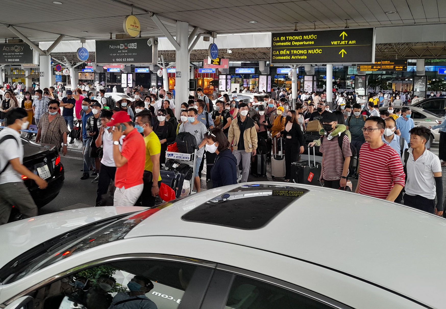 Dự báo hành khách qua lại sân bay Tân Sơn Nhất tăng kỷ lục dịp Tết Nguyên đán 2023. Ảnh: LQ