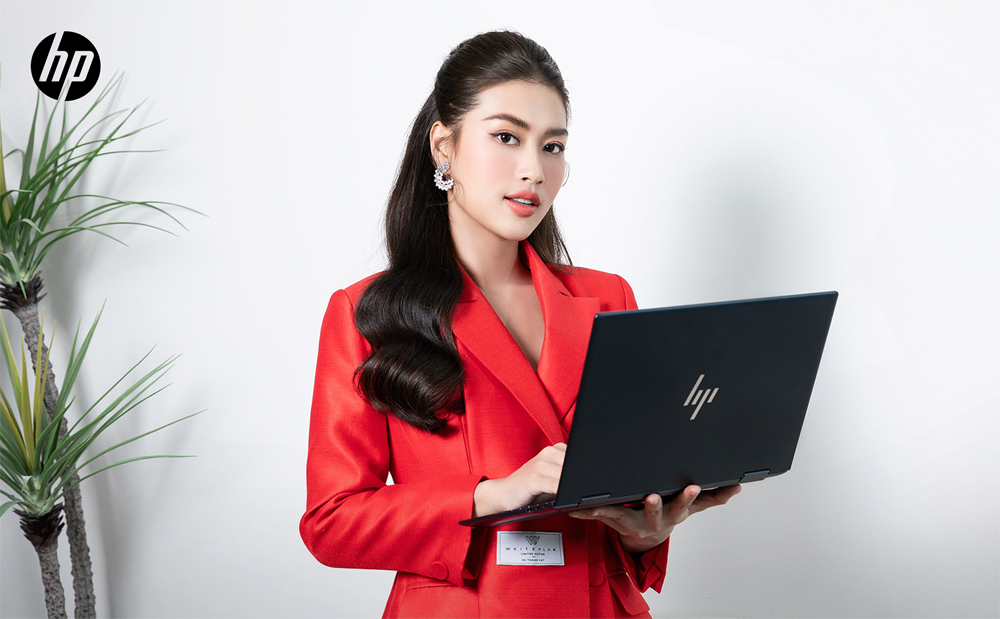 Thiên Ân nhanh chóng bị HP ENVY x360 chinh phục ngay từ ánh nhìn đầu tiên