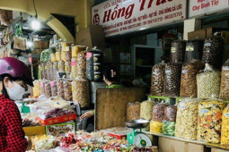 Thị trường - Tiêu dùng - Tp.HCM: Chợ “ảm đạm” tháng cận Tết, nhiều tiểu thương phải đóng cửa