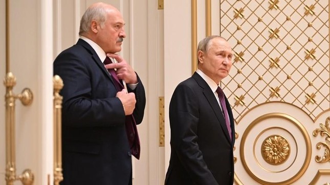 Tổng thống Nga Vladimir Putin gặp Tổng thống Belarus Alexander Lukashenko tại Minsk. Ảnh: Sputnik