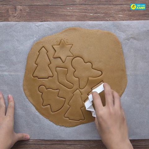 Cách làm bánh quy gừng thơm lừng mừng Giáng sinh - 4
