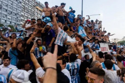 Thế giới - Argentina vô địch World Cup 2022, Chính phủ cho cả nước nghỉ làm để ăn mừng
