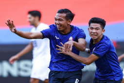 Bóng đá - Video bóng đá Campuchia - Philippines: Rượt đuổi hấp dẫn, mãn nhãn 5 bàn (AFF Cup)