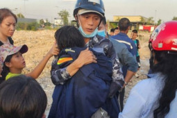 Tin tức trong ngày - Đại úy cảnh sát kể cuộc đua với 'thần chết' cứu bé 5 tuổi dưới hố sâu