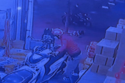 Thế giới xe - Clip: Trộm vào tận nhà cuỗm Honda SH trong chớp mắt