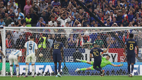 Messi vô địch World Cup: “Chúa tể của những trái bóng” - 11