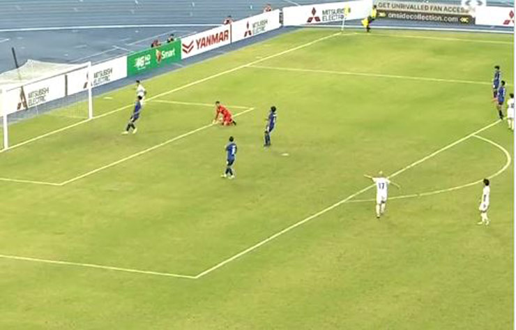 Philippines có bàn rút ngắn tỷ số xuống 1-2 trước Campuchia nhờ công của Kenshiro Daniels