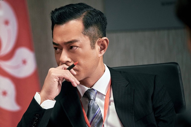 Nhân viên bưu điện đổi đời thành &#34;thần bài&#34;, hiến hơn 16 nghìn tỷ đồng làm từ thiện - 9