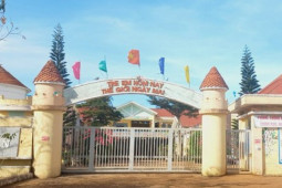 Tin tức trong ngày - Diễn biến nóng vụ nữ hiệu trưởng phân công giáo viên đi tiếp nhiều đoàn khách "VIP"