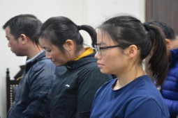 Pháp luật - 13 đối tượng vận chuyển 30.000 tỷ ra nước ngoài hầu tòa