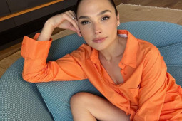 Thời trang - "Mỹ nhân có vẻ đẹp khuynh thành" diện mốt giấu quần khéo khoe chiều cao 1m78