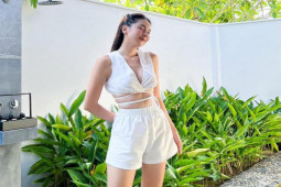 Làm đẹp - "Mẹ chồng" xinh đẹp, cao 1m72 của Đình Tú, Huyền Lizzie: body tỷ lệ vàng, vòng eo 57cm