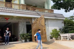 Đời sống Showbiz - Sao Việt vực dậy sau vỡ nợ hàng chục tỷ: Người sống trong biệt thự bề thế, kẻ yên bình ở quê