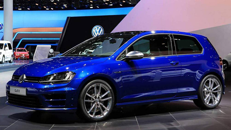 3. Volkswagen Golf R (tăng tốc từ 0-100 km/h trong 4,7 giây)
