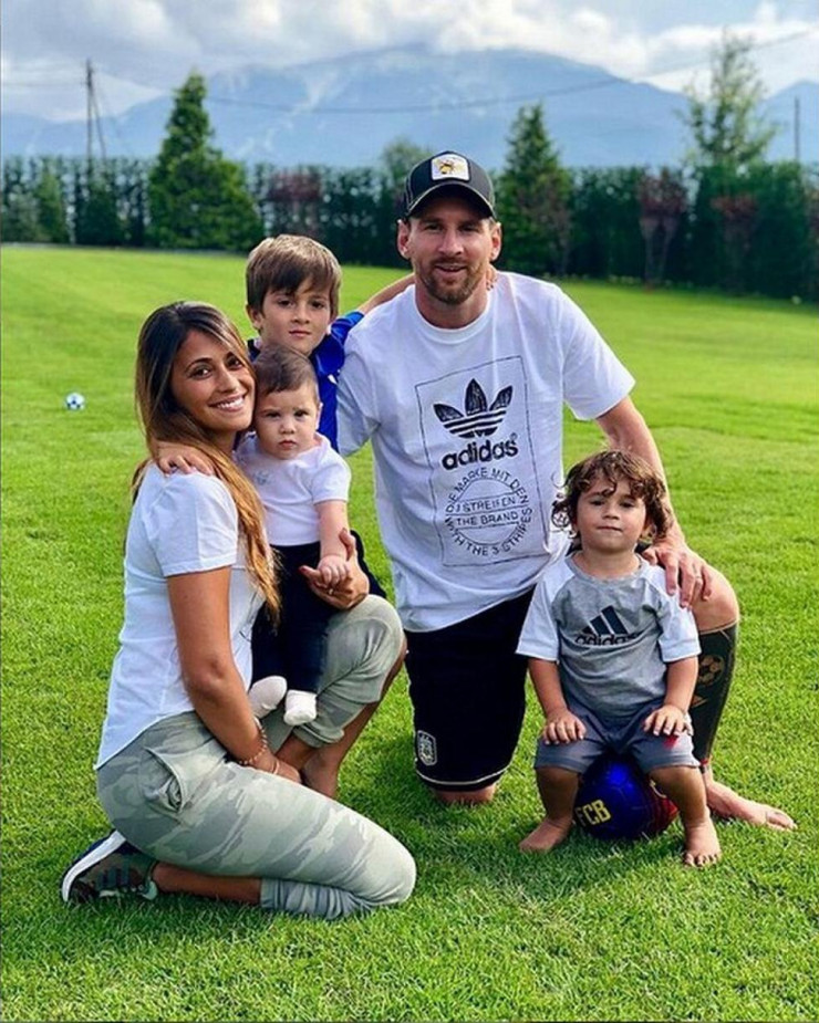 Dân tình ngưỡng mộ tình cảm gia đình của Messi.