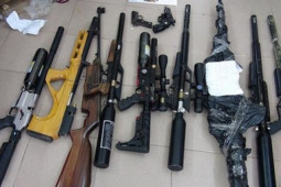 Pháp luật - Bắt khẩn cấp thanh niên chuyên chế tạo, lắp ráp súng để bán