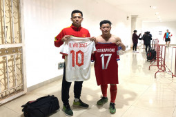 ”Messi Lào” xin đổi áo với Văn Quyết sau trận thua đậm ĐT Việt Nam