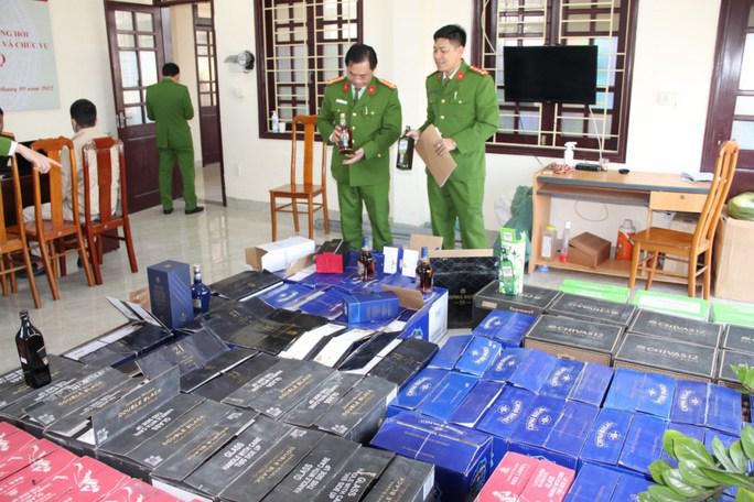 Số rượu ngoại không có hóa đơn, chứng từ và nguồn gốc xuất xứ được tạm giữ để xử lý