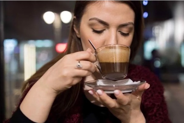 Mắc sai lầm này khi uống cà phê sẽ khiến bạn già đi trông thấy, rút ngắn tuổi thọ - 4