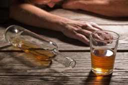 Sức khỏe đời sống - Uống rượu bia ngày Tết cần phải biết nguyên tắc này