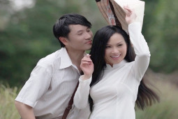 Nhạc - Diễn cảnh tình tứ cùng ca sĩ tỷ phú Hà Phương, sao nam bất ngờ gặp sự cố nguy hiểm