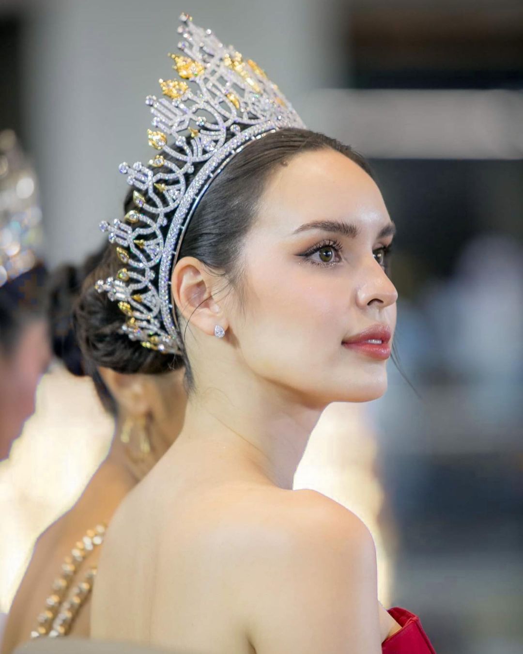 Người đẹp Thái Lan là con lai được nhiều người chú ý.