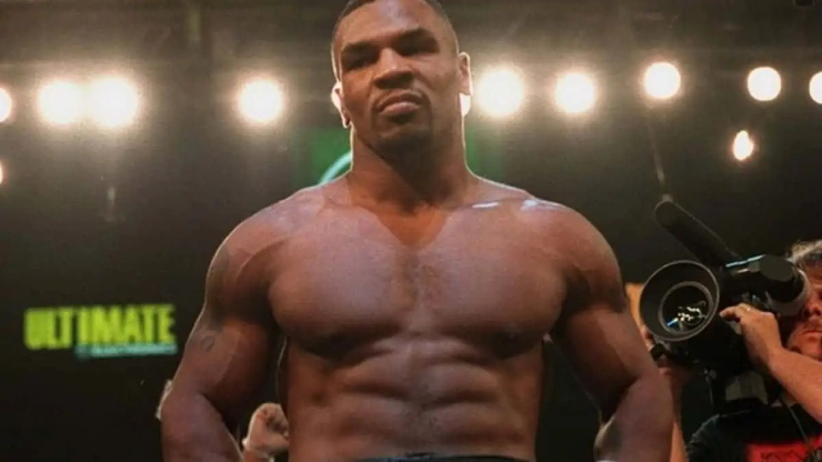 Cú knock-out hay nhất của Mike Tyson là khi ông đánh bại đối thủ Berbick vào năm 1986 để giành đai WBC hạng nặng