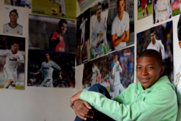 Bạn trẻ - Cuộc sống - Giai thoại đồn thổi về cầu thủ Mbappe: Tuổi trẻ, tài cao thôi chưa đủ, điều này mới làm cả thế giới nể phục