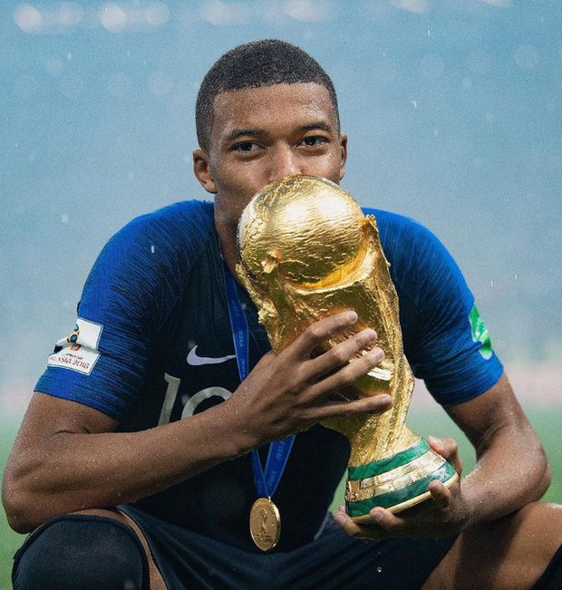 Mbappé và chiếc cúp vô địch World Cup 2018