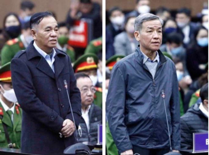 Cựu bí thư Đồng Nai Trần Đình Thành (trái) và cựu chủ tịch Đinh Quốc Thái tại phiên tòa - Ảnh: TTXVN